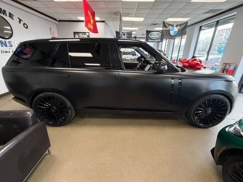 Used 2022 Land Rover Range Rover Long Wheelbase First Edition image 17