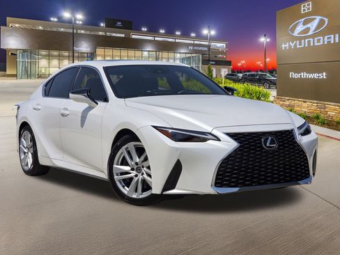 Used 2024 Lexus IS 300 w/ Comfort Package RWD image 3