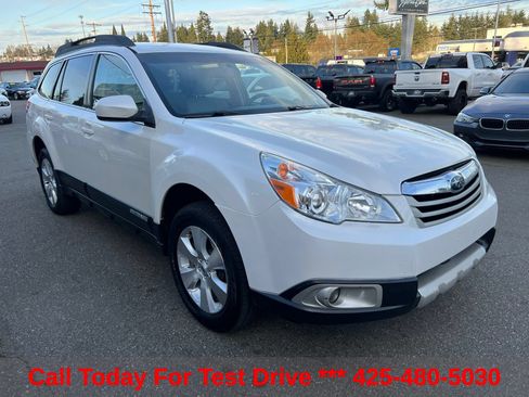 Used 2012 Subaru Outback 3.6R Limited AWD/4WD image 9