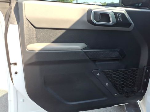 Certified 2022 Ford Bronco Big Bend w/ Sasquatch Package AWD/4WD image 11