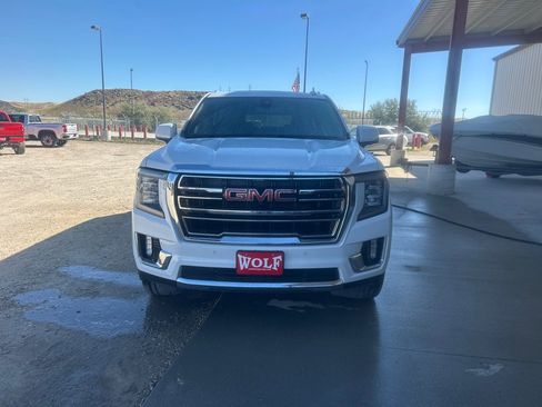 Used 2021 GMC Yukon XL SLT w/ SLT Luxury Package image 2