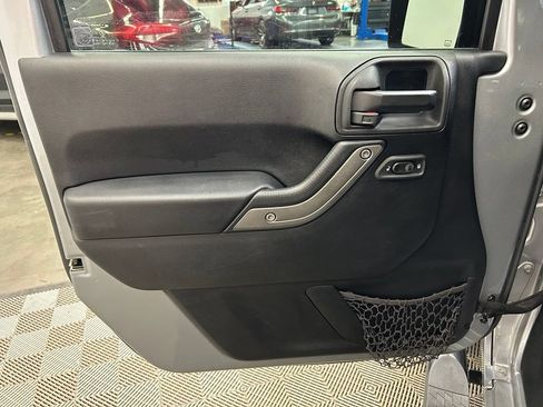 Used 2015 Jeep Wrangler Unlimited Sport w/ Quick Order Package 24S AWD/4WD image 18