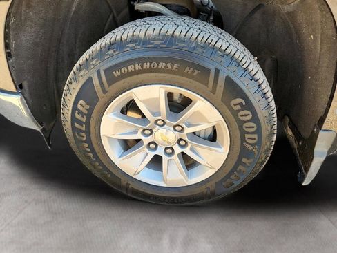 Used 2025 Chevrolet Silverado 1500 LT image 9