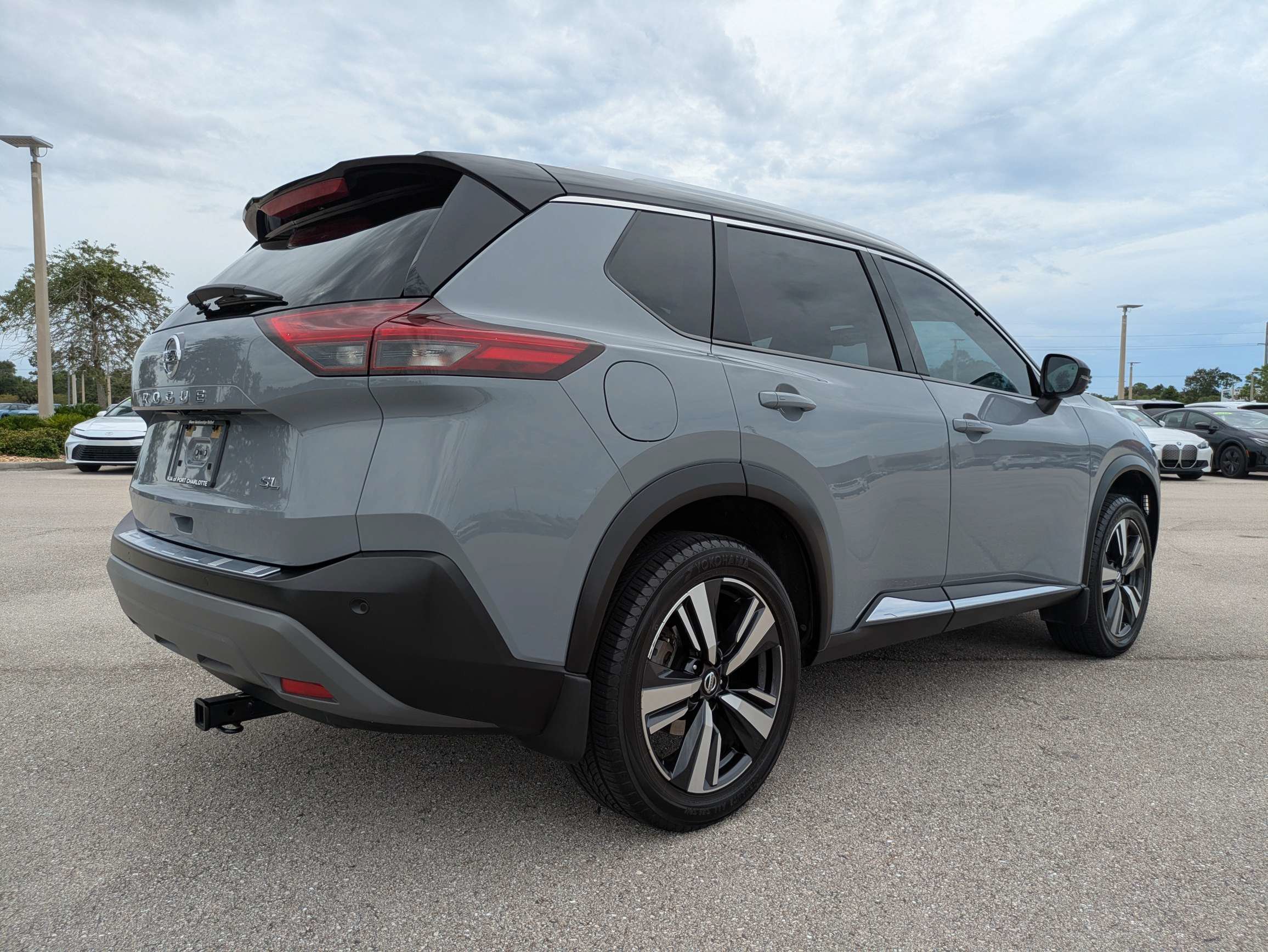 Used 2021 Nissan Rogue SL w/ Premium Package FWD image 4