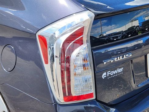 Used 2012 Toyota Prius Three w/ Solar Roof Pkg FWD image 12