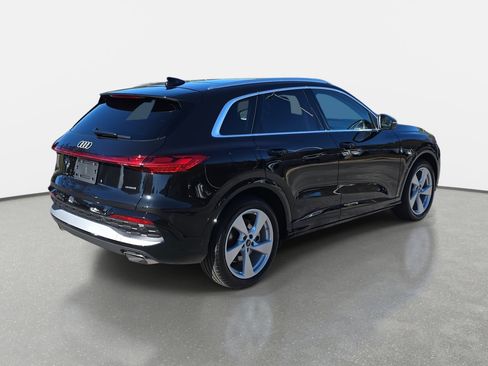 New 2025 Audi Q5 Prestige image 5