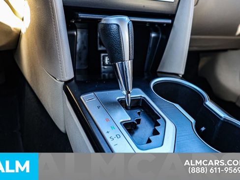 Used 2014 Toyota Camry LE image 40