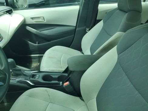 Used 2022 Toyota Corolla LE FWD image 9