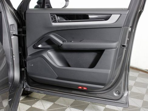 New 2026 Porsche Cayenne image 39