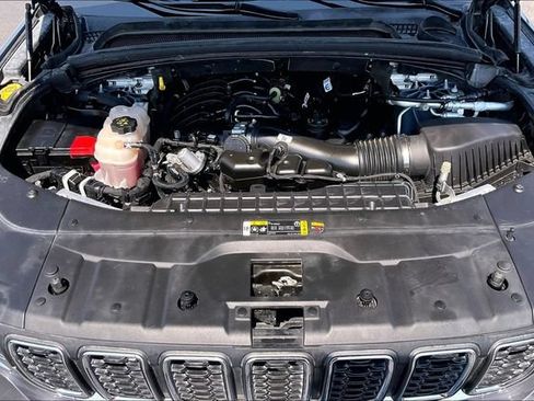 Used 2024 Jeep Grand Cherokee L Laredo w/ Luxury Tech Group I AWD/4WD image 9