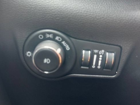 Used 2024 Jeep Compass Latitude AWD/4WD image 27