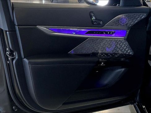 Used 2023 BMW i7 xDrive60 w/ Executive Package 2 image 20