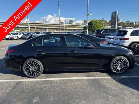 Used 2025 Mercedes-Benz C 300 Sedan image 4