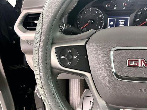 Used 2017 GMC Acadia SLE image 11