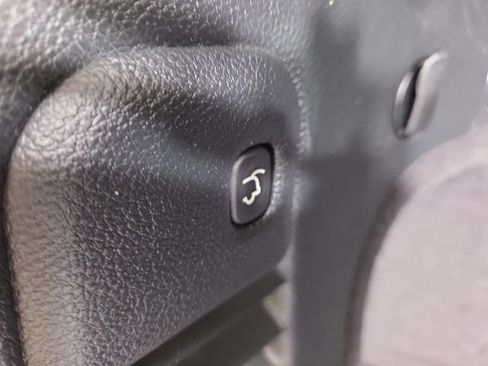 Used 2019 Jeep Grand Cherokee Altitude AWD/4WD image 34