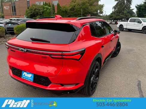 Used 2025 Chevrolet Equinox EV RS FWD image 10