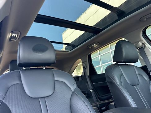 Certified 2024 Kia Sorento S w/ Panoramic Sunroof Package AWD/4WD image 17