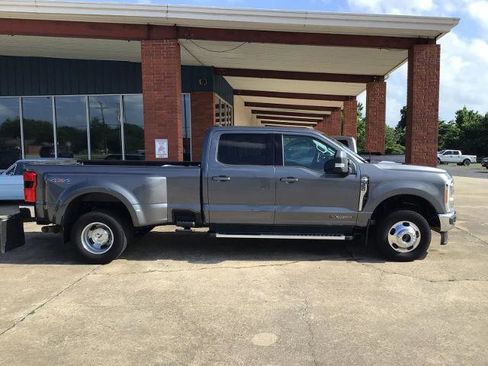 Certified 2023 Ford F350 Lariat AWD/4WD image 1