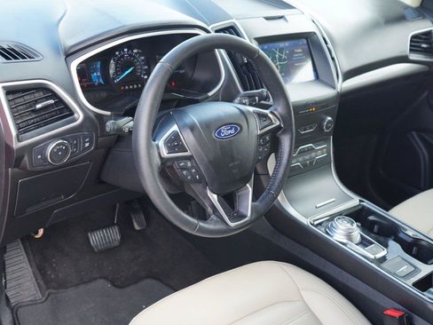 Used 2020 Ford Edge SEL w/ Convenience Package FWD image 9
