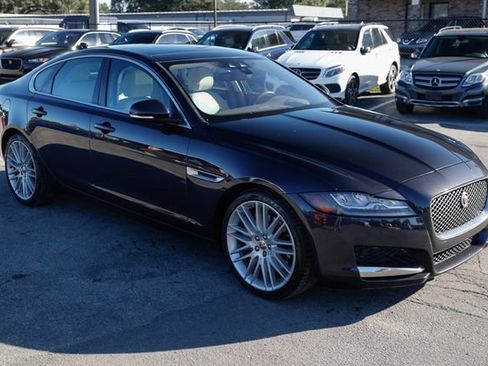 Used 2017 Jaguar XF Prestige image 15