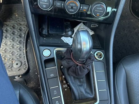 Used 2019 Volkswagen Jetta SEL image 17