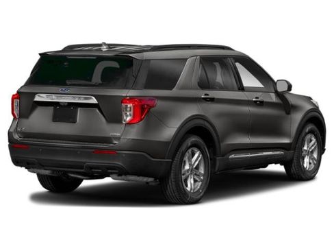 Used 2022 Ford Explorer XLT w/ Equipment Group 202A AWD/4WD image 2
