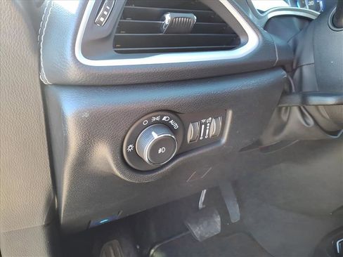 New 2026 Chrysler Pacifica Select w/ S Appearance Package image 18