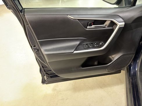 Used 2024 Toyota RAV4 XLE AWD/4WD image 17