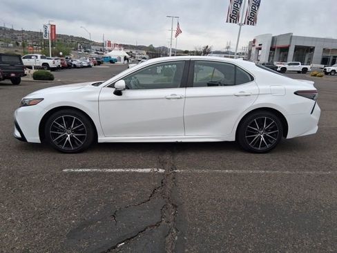 Certified 2023 Toyota Camry SE image 2