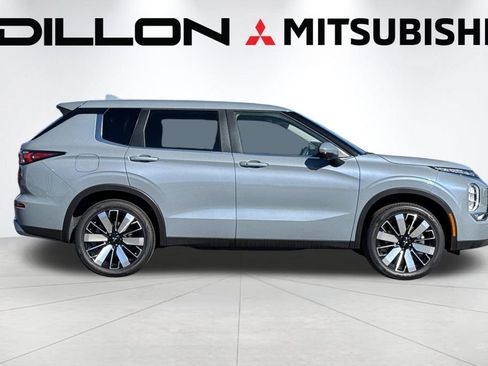 New 2026 Mitsubishi Outlander SE AWD/4WD image 3