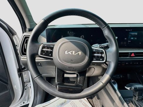Certified 2025 Kia Sorento S AWD/4WD image 14
