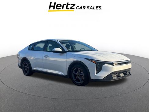 Used 2025 Kia K4 LXS image 1