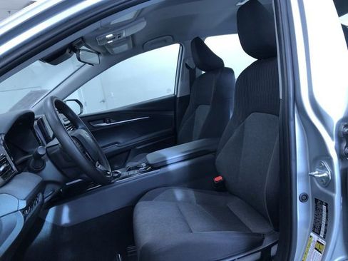 Used 2025 Toyota Camry LE image 18