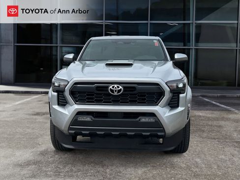 Used 2024 Toyota Tacoma TRD Sport AWD/4WD image 10