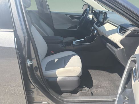 Used 2019 Toyota RAV4 XLE Premium FWD image 26