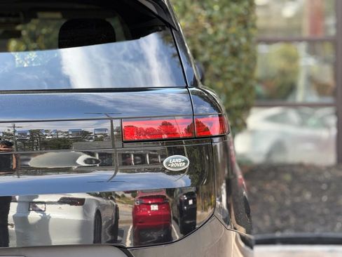 Used 2023 Land Rover Range Rover Sport SE AWD/4WD image 16
