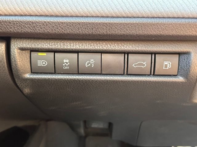 Used 2025 Toyota Camry SE w/ Convenience Package FWD image 18