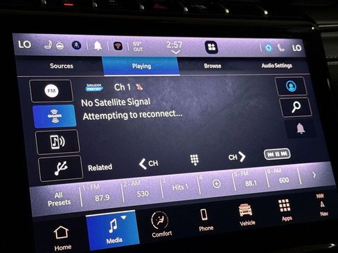 Used 2025 Jeep Grand Cherokee Limited 4xe AWD/4WD image 13