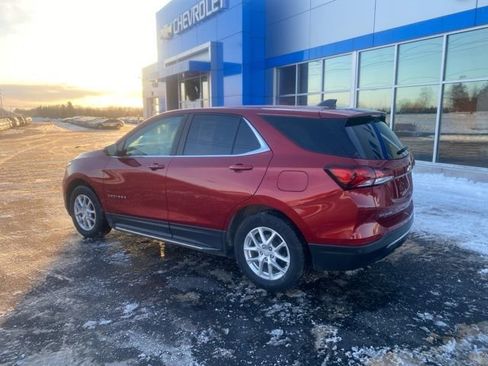 Used 2023 Chevrolet Equinox LT image 3