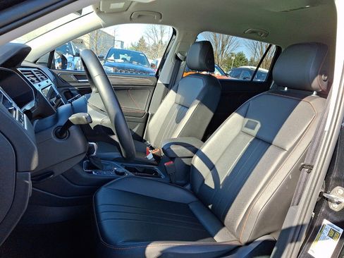 Used 2024 Volkswagen Tiguan Wolfsburg Edition image 24