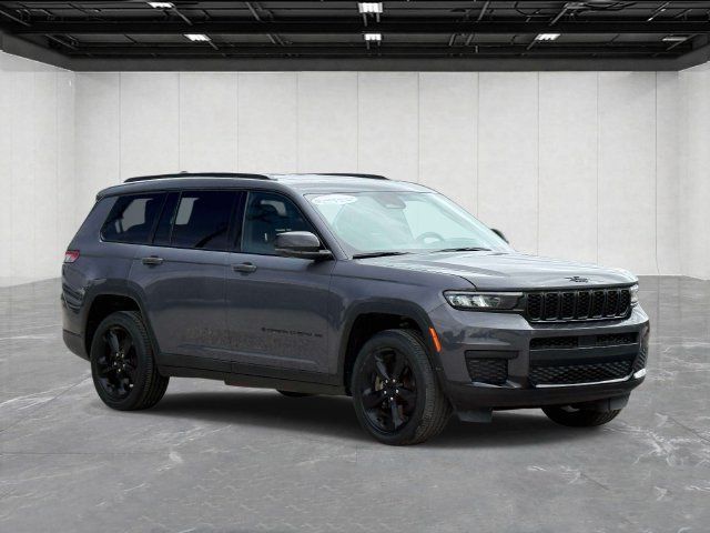 Certified 2023 Jeep Grand Cherokee L Altitude AWD/4WD image 3