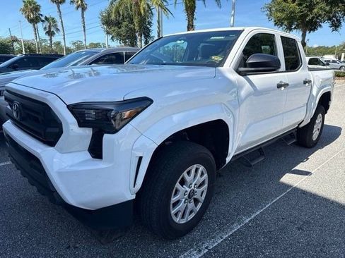 Certified 2024 Toyota Tacoma SR AWD/4WD image 1