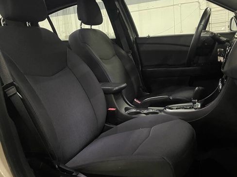 Used 2014 Chrysler 200 Touring image 10
