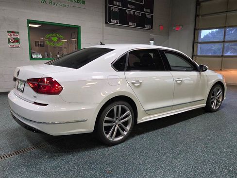 Used 2016 Volkswagen Passat 1.8T R-Line FWD image 6