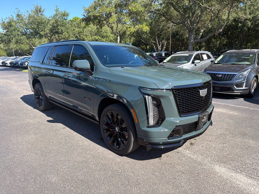 Used 2026 Cadillac Escalade ESV V w/ LPO, ONYX Package AWD/4WD image 3