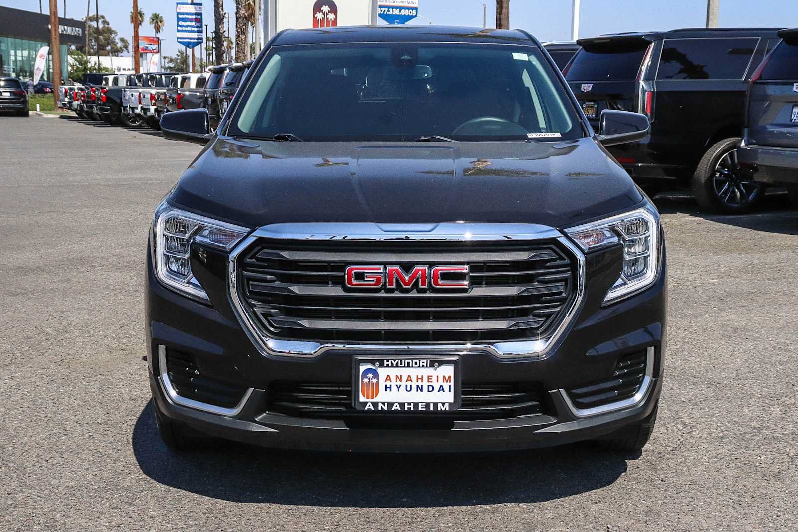 Used 2024 GMC Terrain SLE AWD/4WD image 2