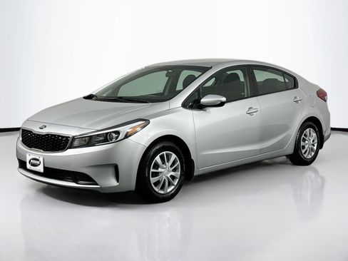 Used 2018 Kia Forte LX image 6