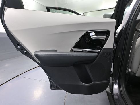 Used 2019 Kia Niro EX FWD image 35