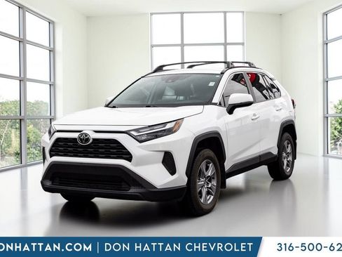 Used 2025 Toyota RAV4 XLE FWD image 18