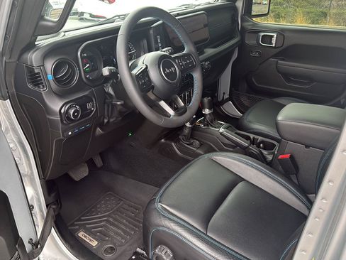 Used 2024 Jeep Wrangler Unlimited Rubicon 4xe w/ Technology Group AWD/4WD image 23